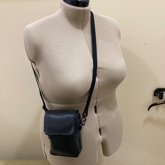 Ultra Fast Battery Charger For AA & AAA Batteries Ni-MH & Ni-CD - Picture 16 of 16